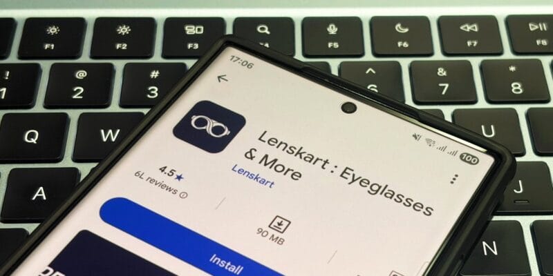 lenskart recovers from tepid open to close