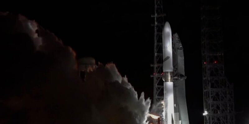 New Glenn rocket has clear path to launch after test-firing at Cape Canaveral 9 new glenn rocket has clear path to