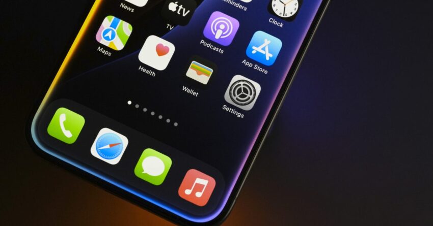 apple confirms side-button support for third-party voice