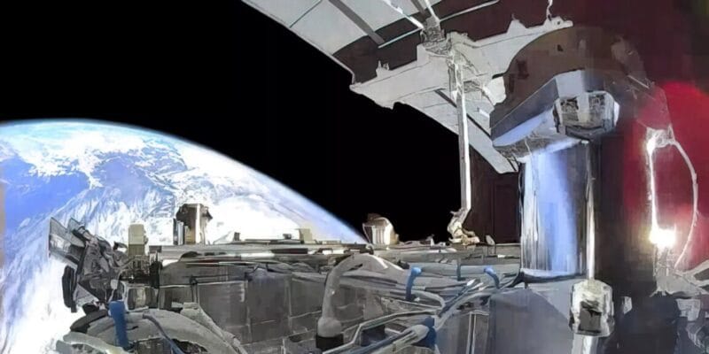 US spy satellites built by SpaceX send signals in the “wrong direction” 1 us spy satellites built by spacex send