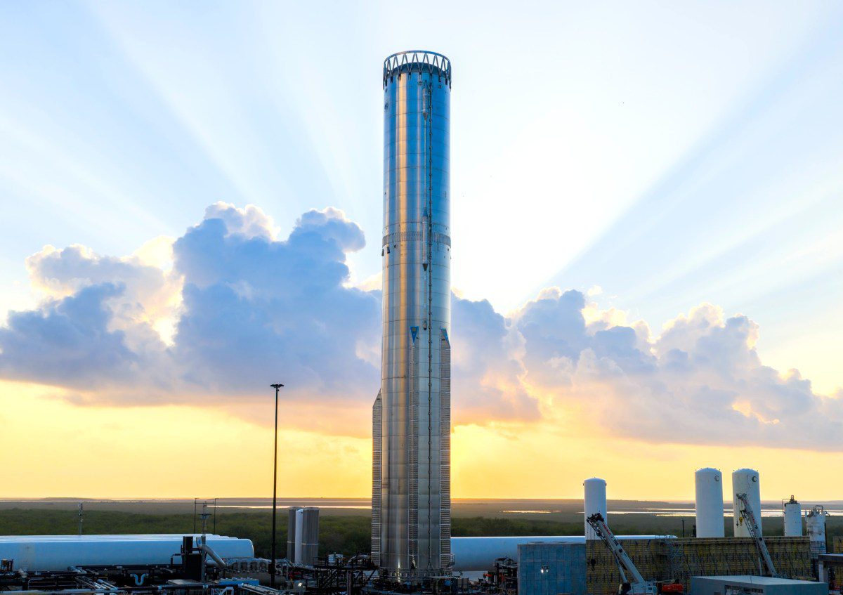 spacex s upgraded starship suffers explosion during