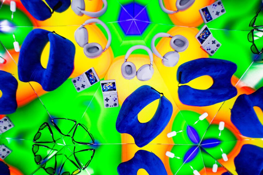 the 25 best gifts for travelers who