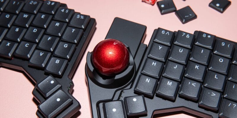 this keyboard and trackball combo are for