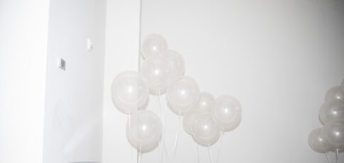 Tech News 8 pantone s cloud dancer color party is
