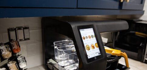 Tech News 9 this 1 500 robot cooks dinner while