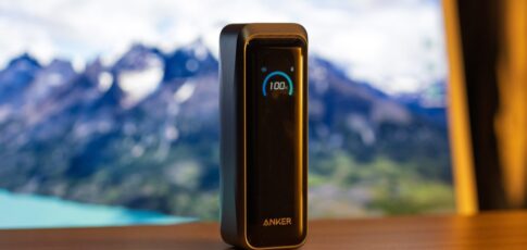 Tech News 4 hands-on with anker s new 20 100mah
