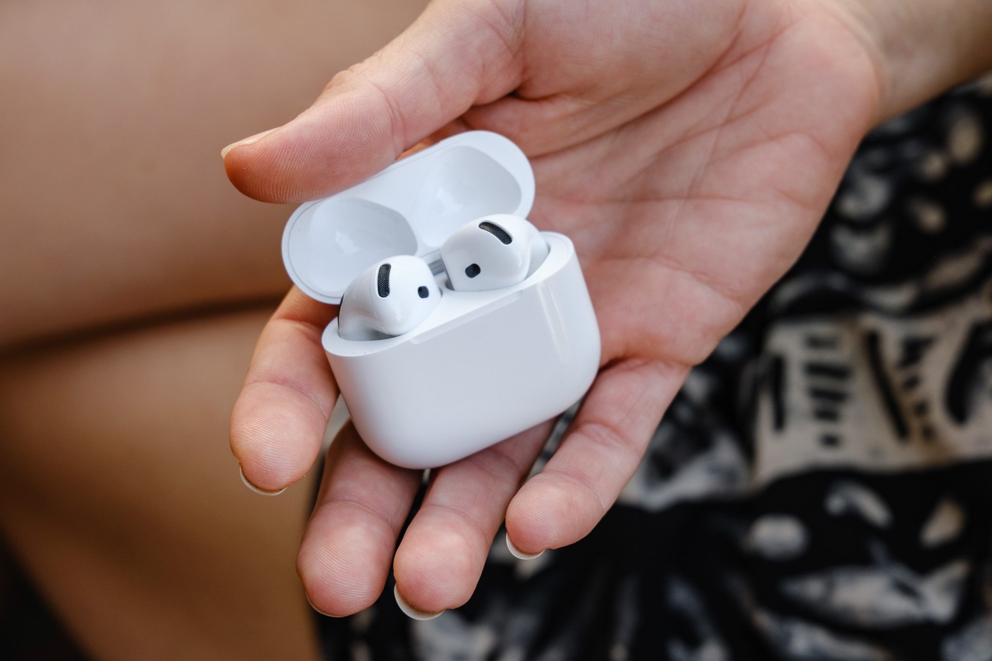 the apple airpods 4 with anc are