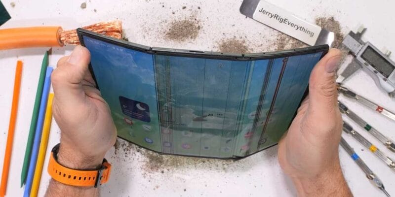 galaxy z trifold suffers horrific defeat in