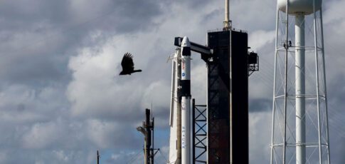 Tech News 9 spacex reportedly in talks for secondary sale