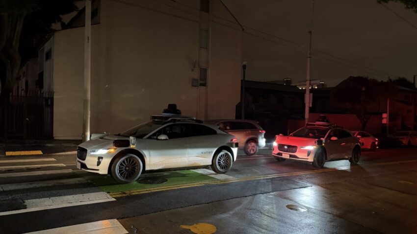power outage paralyzes waymo robotaxis when traffic