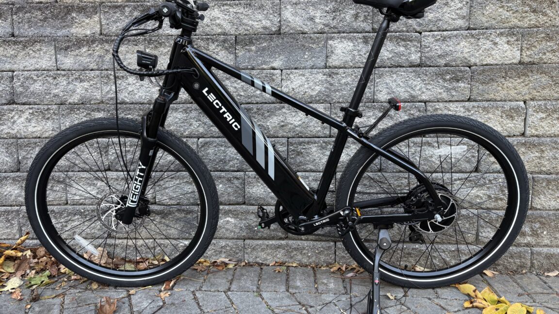 lectric xpress 750 a full-sized bike for