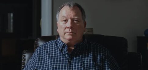 man sues cops who jailed him for