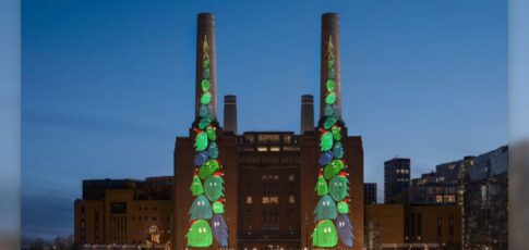 Tech News 10 apple now projecting ipad-designed christmas trees onto