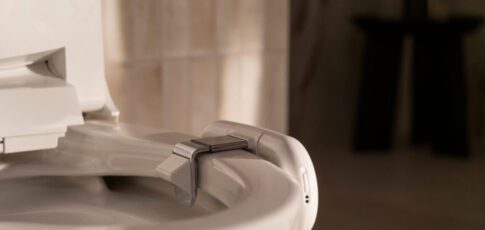 Tech News 7 engineer proves that kohler s smart toilet