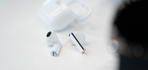 Tech News 9 samsung just can t stop copying airpods