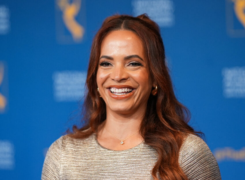 netflix snags elle duncan from espn to