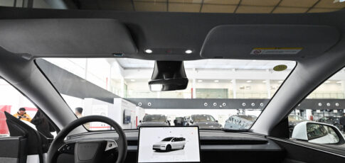Tech News 9 elon musk says tesla drivers can text