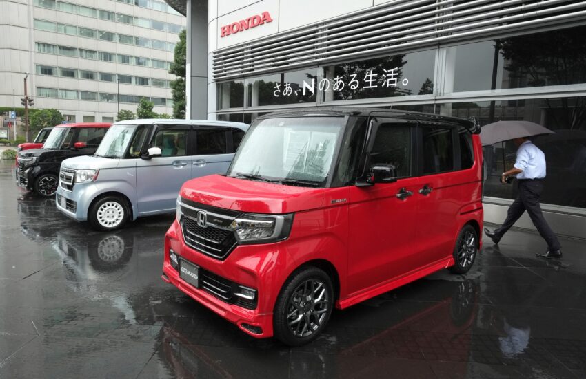 trump invites cute japanese kei trucks to