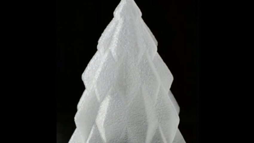 physicists 3d-printed a christmas tree of ice