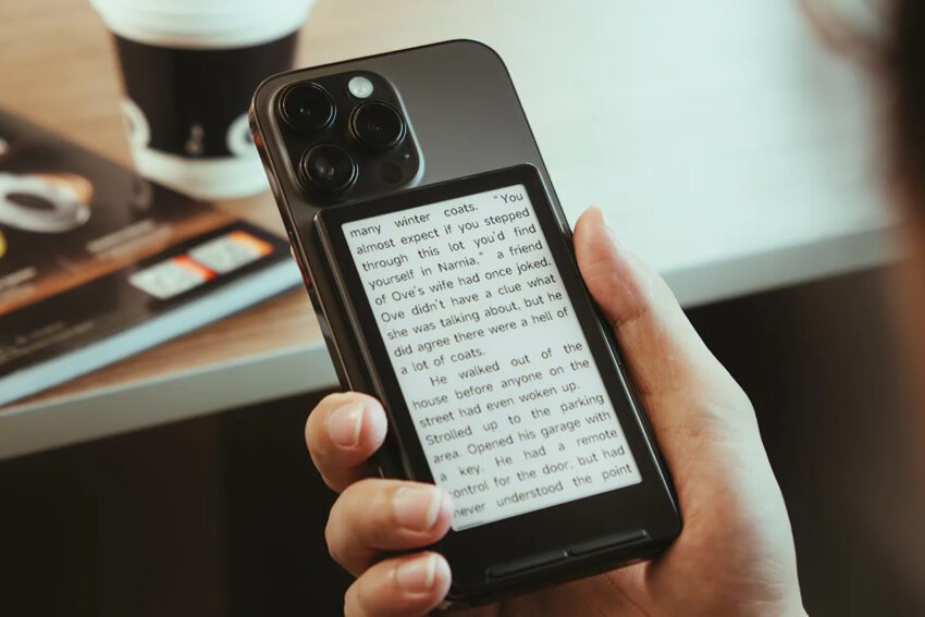 this tiny magnetic e-reader sticks to the