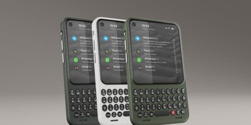 Clicks debuts its own take on the BlackBerry smartphone, plus a $79 snap-on mobile keyboard 17 clicks debuts its own take on the