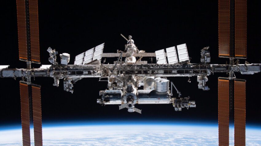 Tech News 4 key senate staffer is begging nasa to