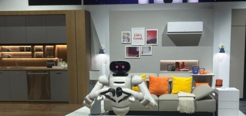 Tech News 10 i watched lg s new home robot