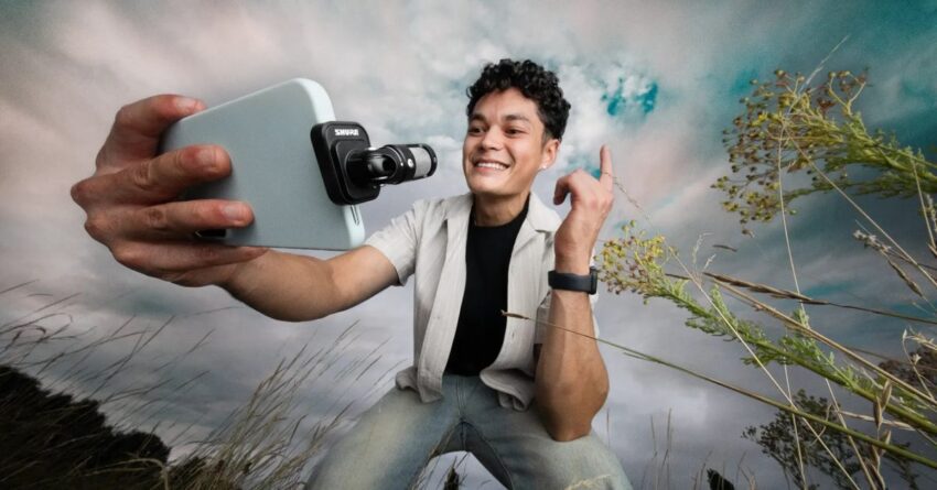 the shure mv88 again plugs right into