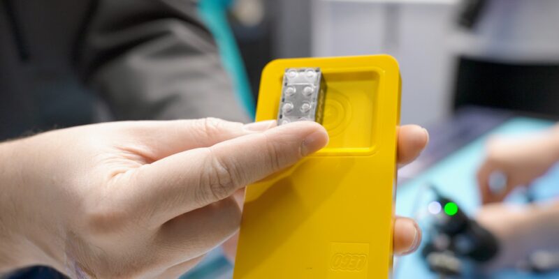i played with the lego smart brick