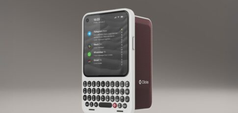 the clicks communicator is a message-centric android