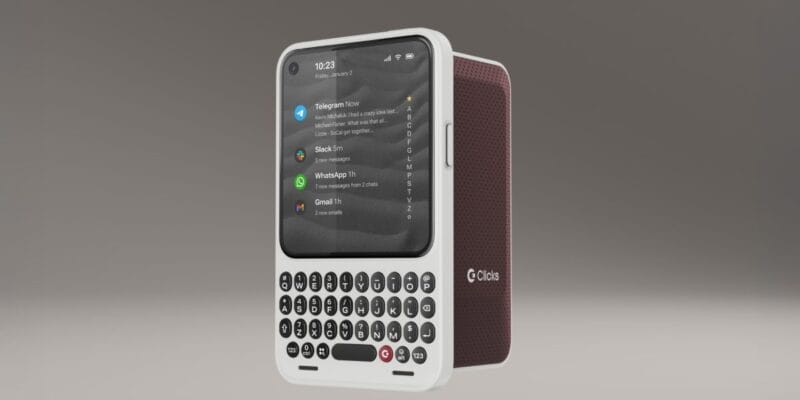 the clicks communicator is a message-centric android