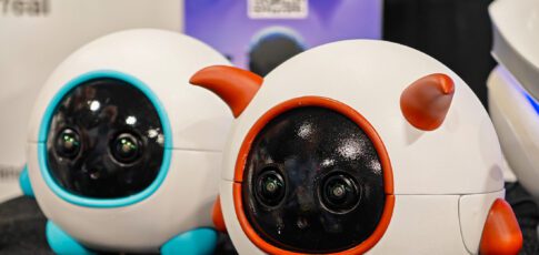 Tech News 7 this robot companion is a cameraman for