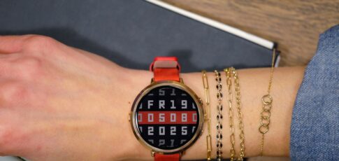 Tech News 7 pebble reboots its thinnest smartwatch with the