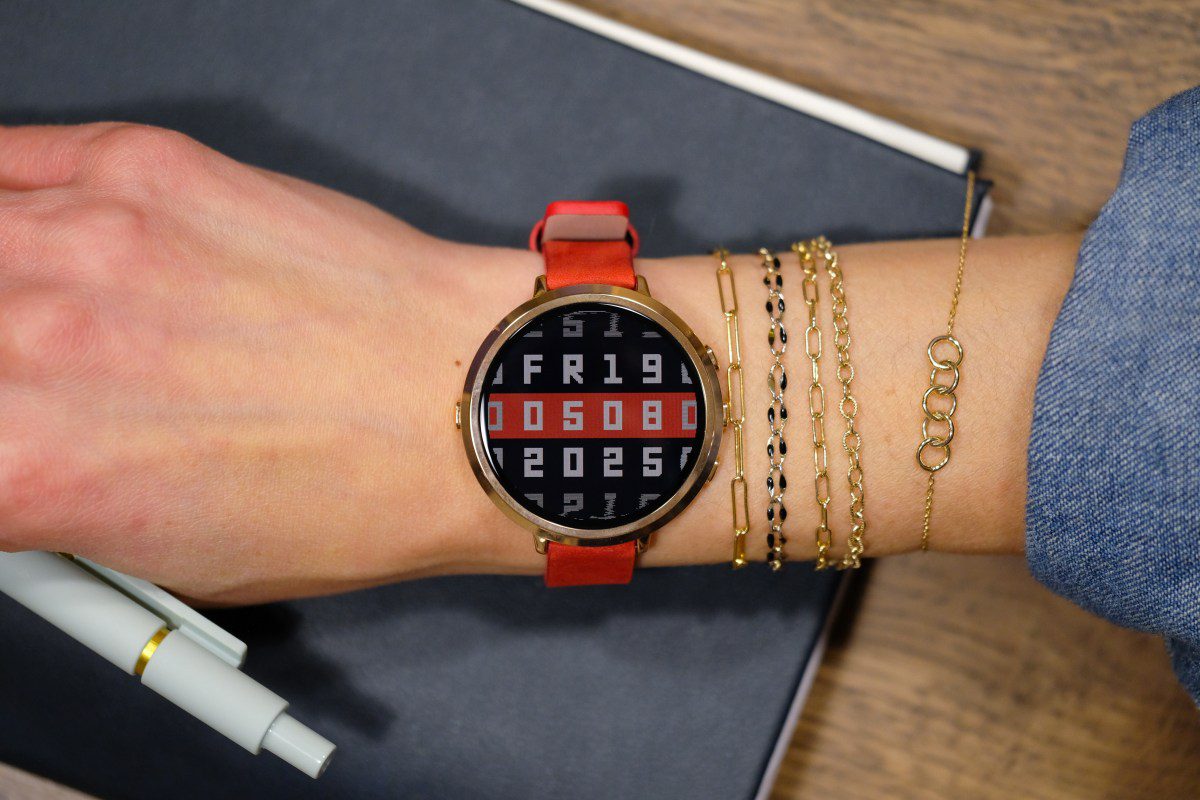 pebble reboots its thinnest smartwatch with the