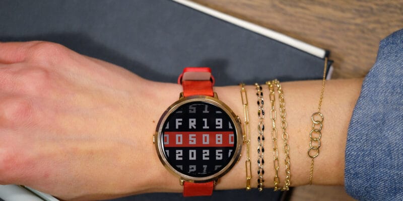 Pebble’s round smartwatch is getting a reboot 9 pebble s round smartwatch is getting a