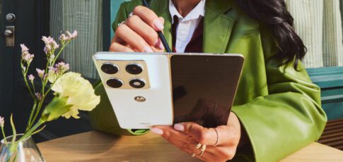 motorola reveals the razr fold a book-style
