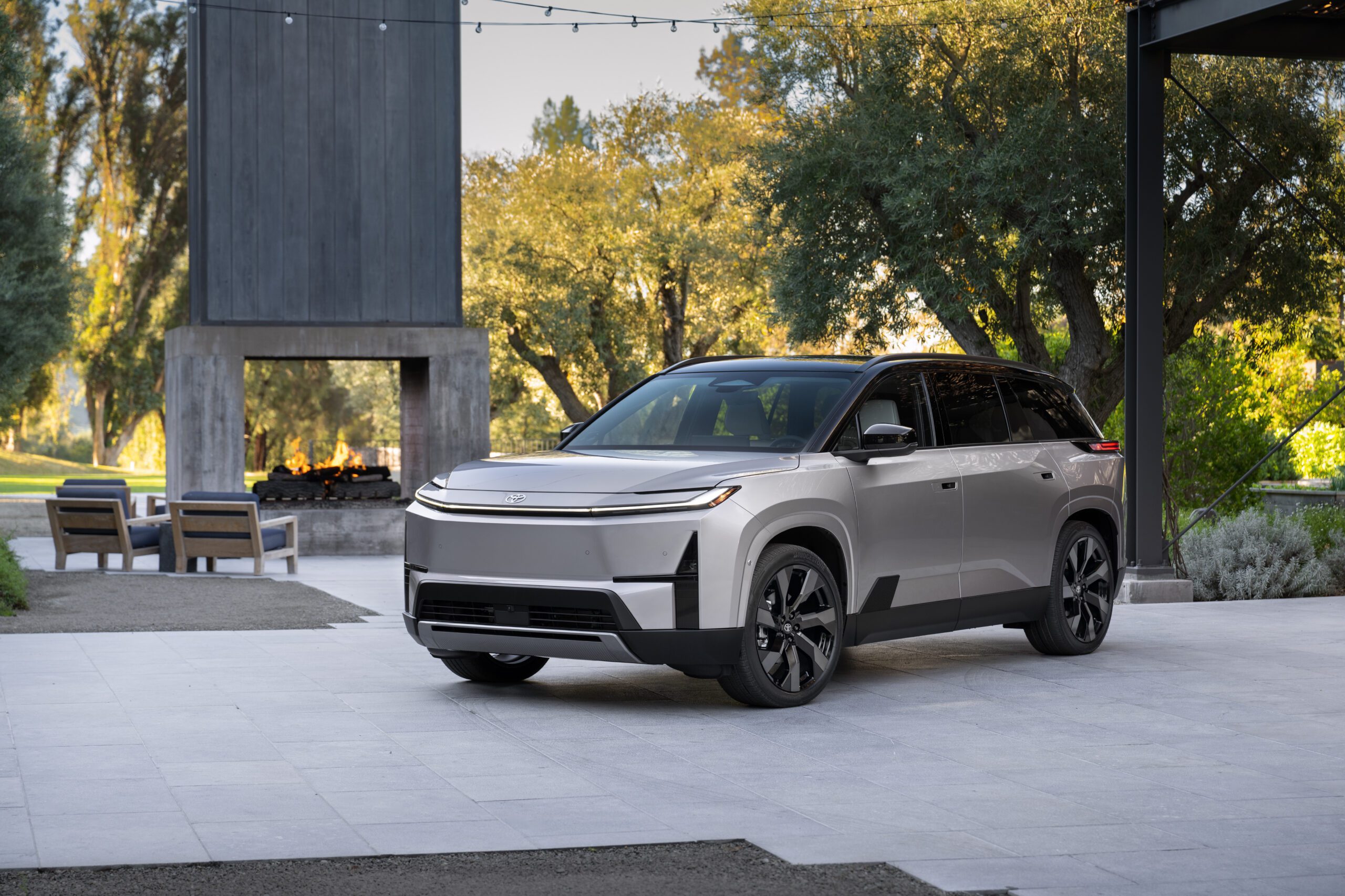 Tech News 7 the toyota highlander is now a three-row