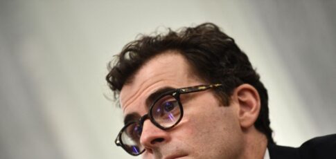 instagram head pressed on lengthy delay to