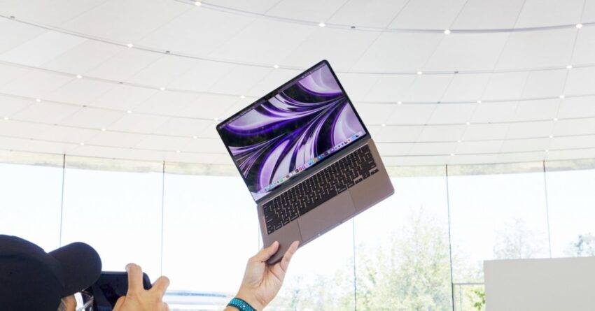 it s time for apple to let
