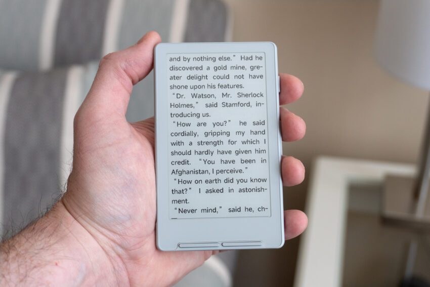 Tech News 9 this tiny pocket-friendly e-reader is packed with