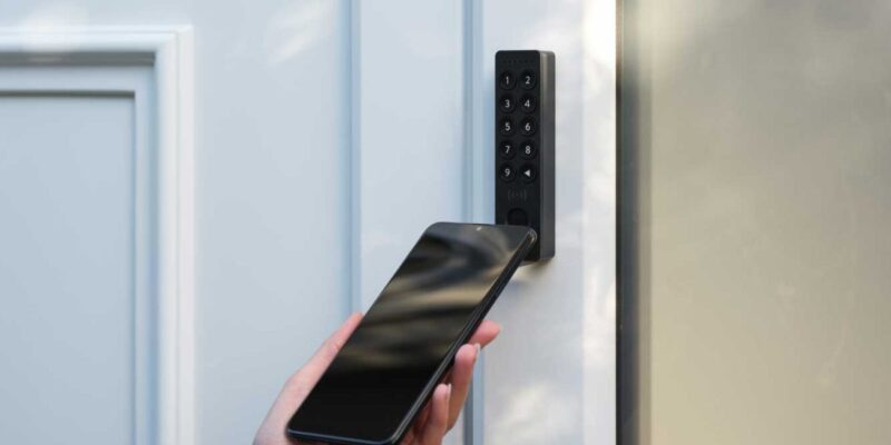 This Keypad + Smart Lock combo has tap-to-unlock, but Samsung beat Google to supporting it 3 this keypad smart lock combo has tap-to-unlock