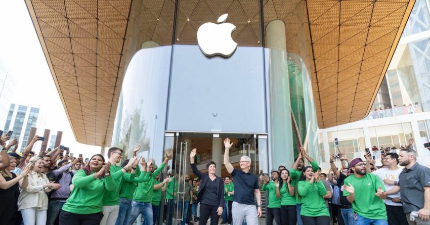 apple is launching new products this week