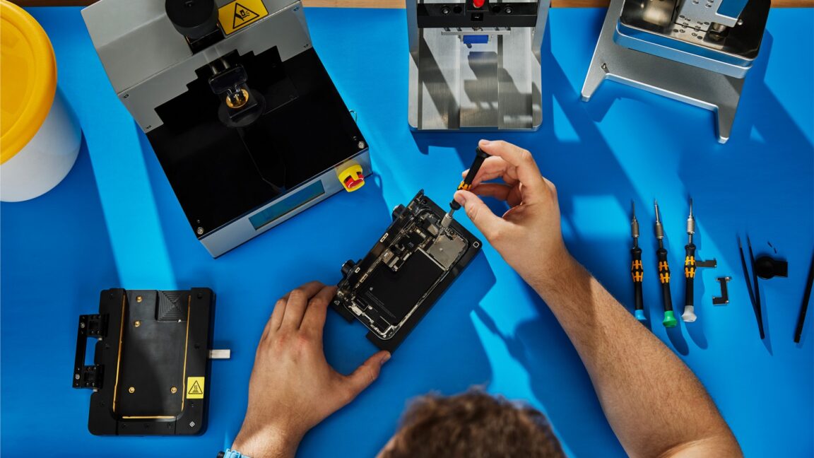apple and lenovo have the least repairable