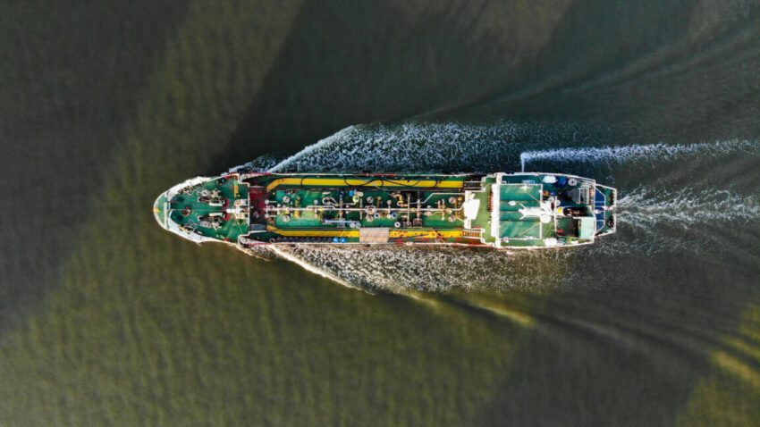 crypto scam lures ships into strait of