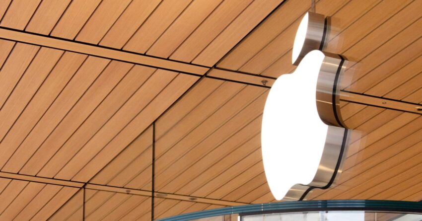 apple accused of discriminating against unionized towson