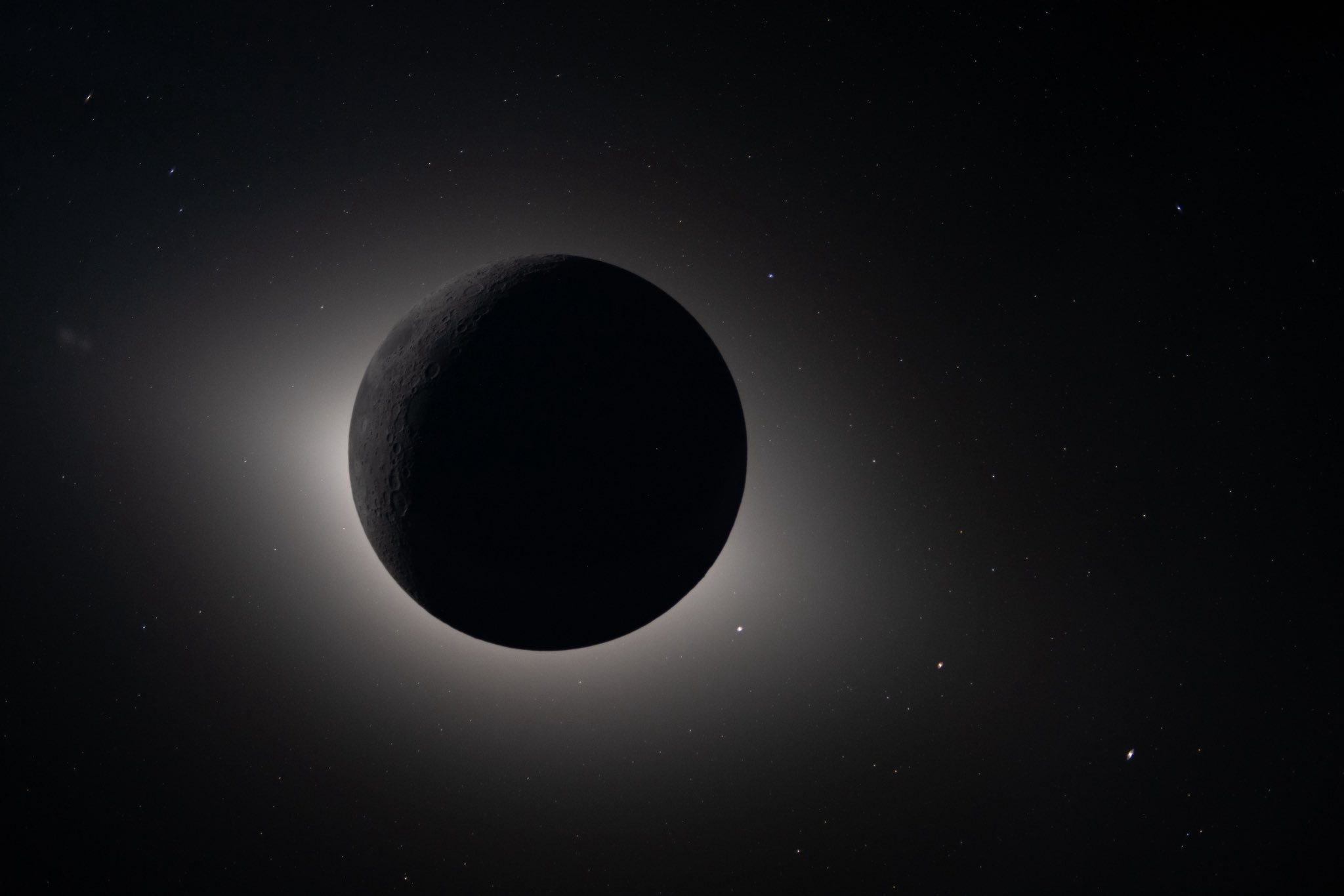 first photos of solar eclipse from artemis