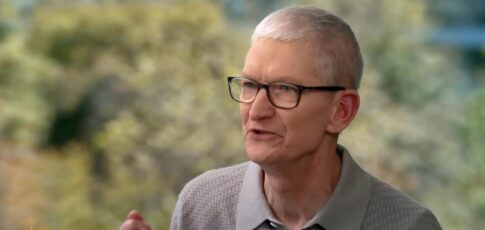 apple ceo tim cook stepping down john