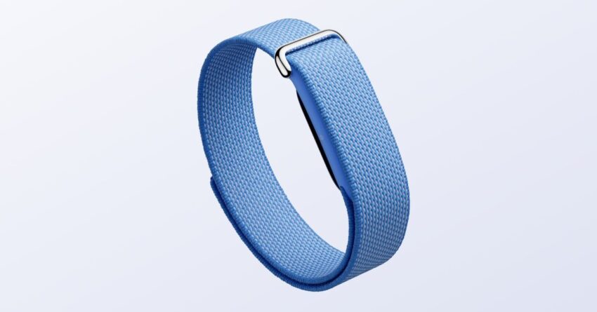 fitbit air has status light and double-tap
