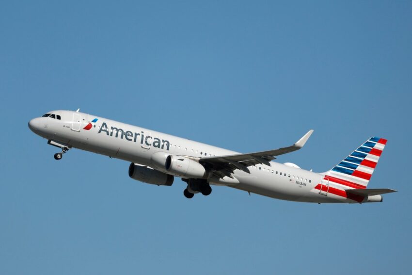 spacex s starlink nabs american airlines contract