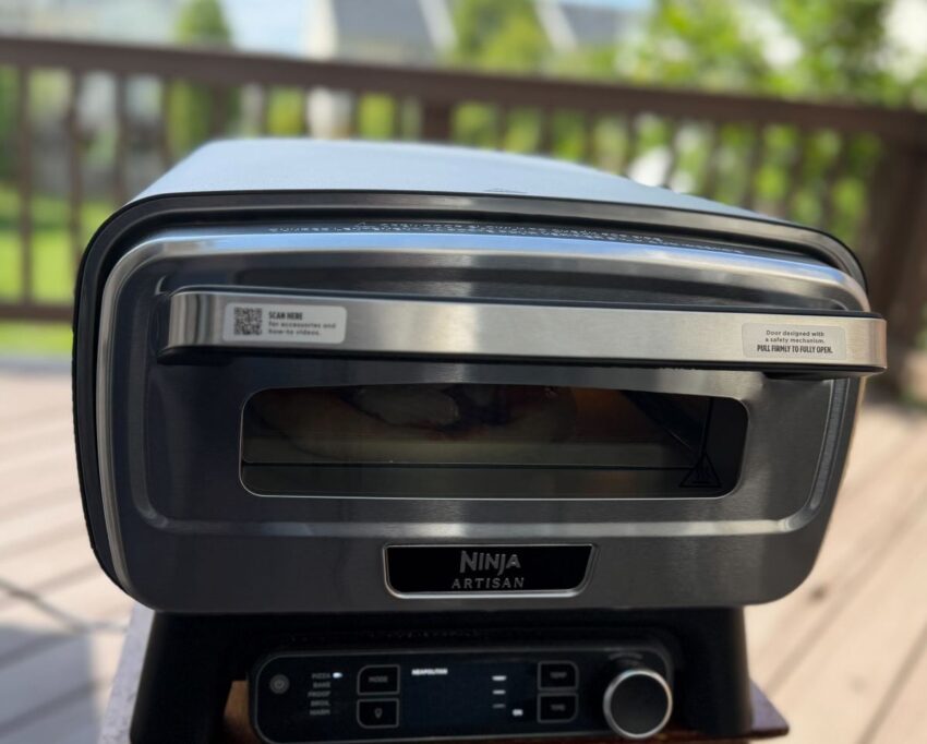 this 300 pizza oven can easily help
